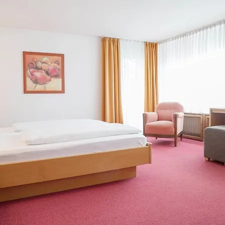 Hirsch Hotel 3*