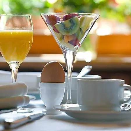 Hotel Hirsch 3*