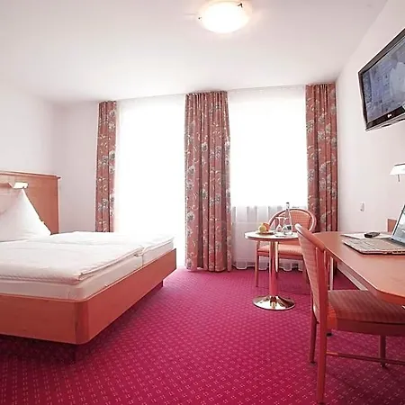 Hirsch Hotel 3*