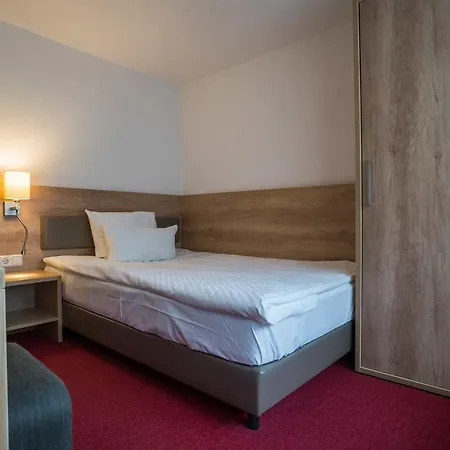 Hotel Hirsch 3*