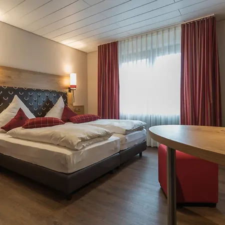 Hirsch Hotel 3*